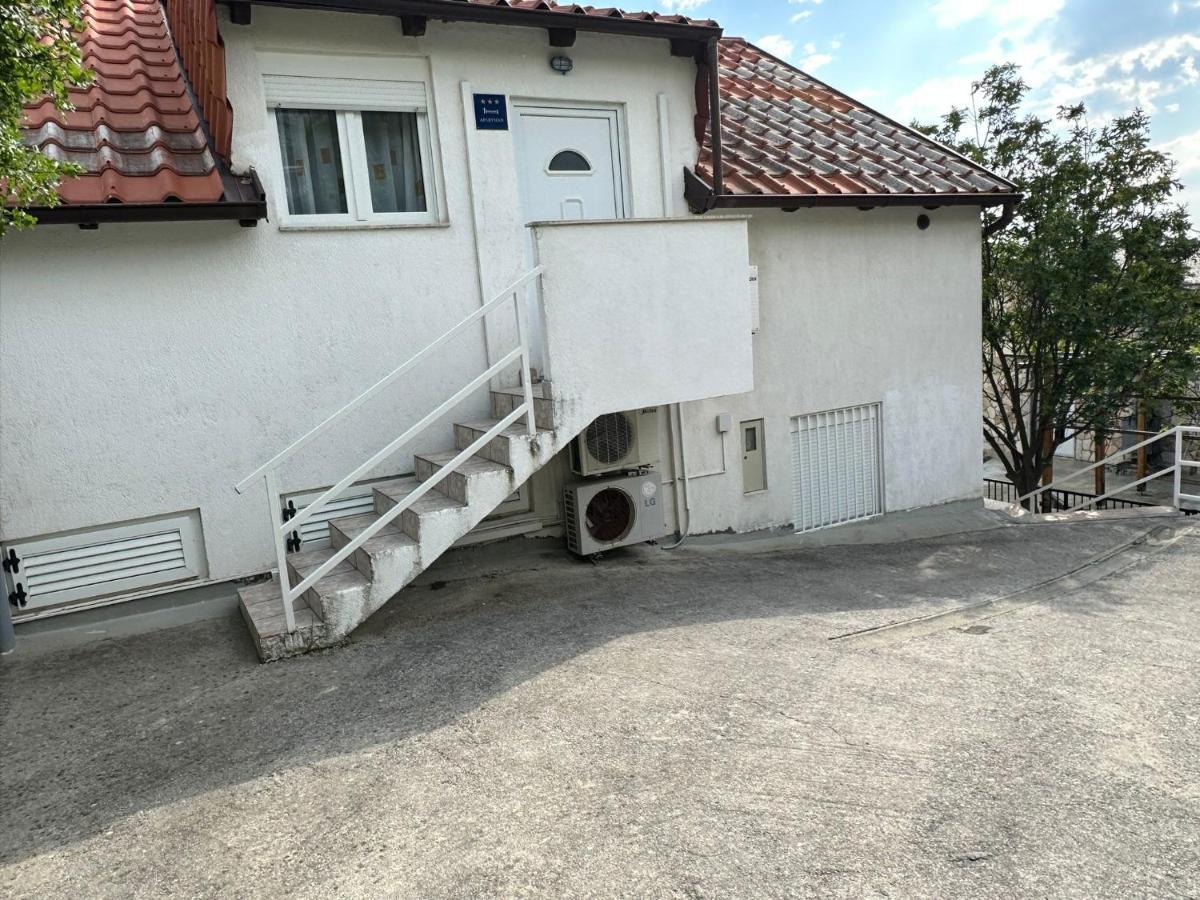 Apartmani Karlobag Exteriér fotografie