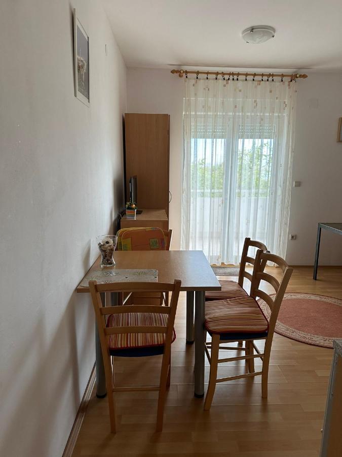 Apartmani Karlobag Exteriér fotografie