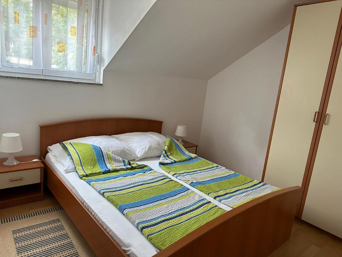 Apartmani Karlobag Exteriér fotografie